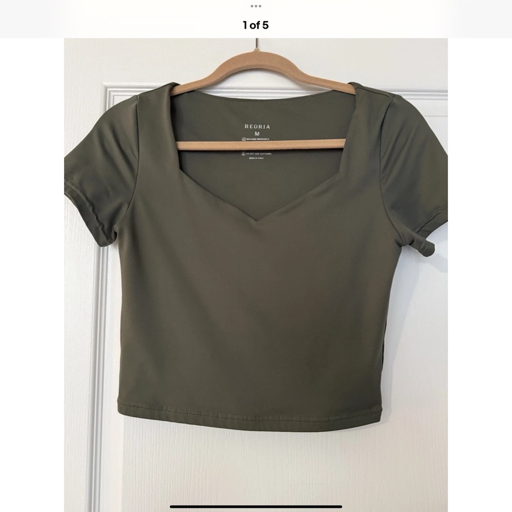 REORIA Women’s V Neck Short Sleeve Double Lined Slimming Crop Top Medium